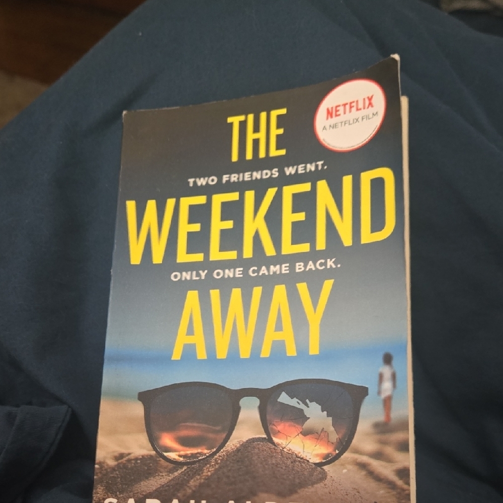 The Weekend Away paperback by Sarah Alderson